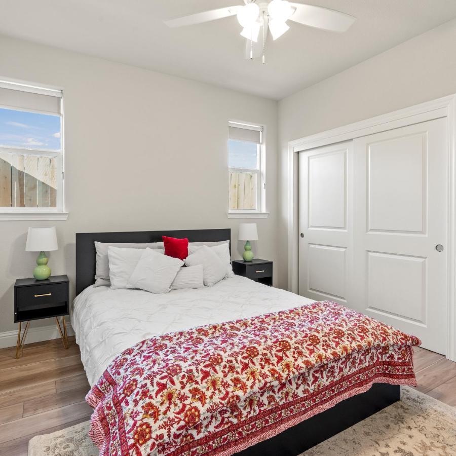 Newly Built Murphys Modern Retreat Bagian luar foto
