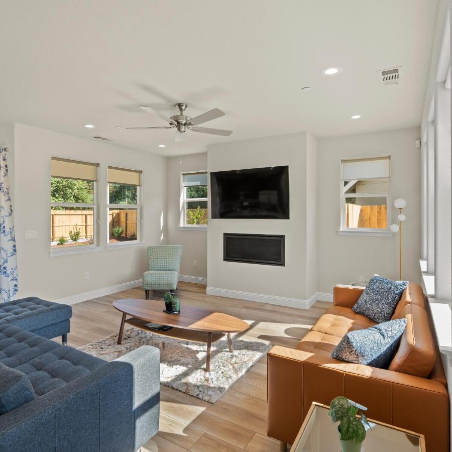 Newly Built Murphys Modern Retreat Bagian luar foto