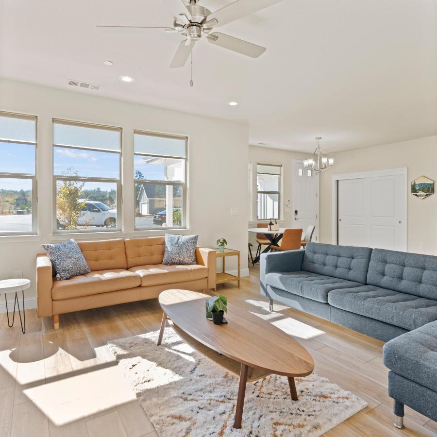 Newly Built Murphys Modern Retreat Bagian luar foto