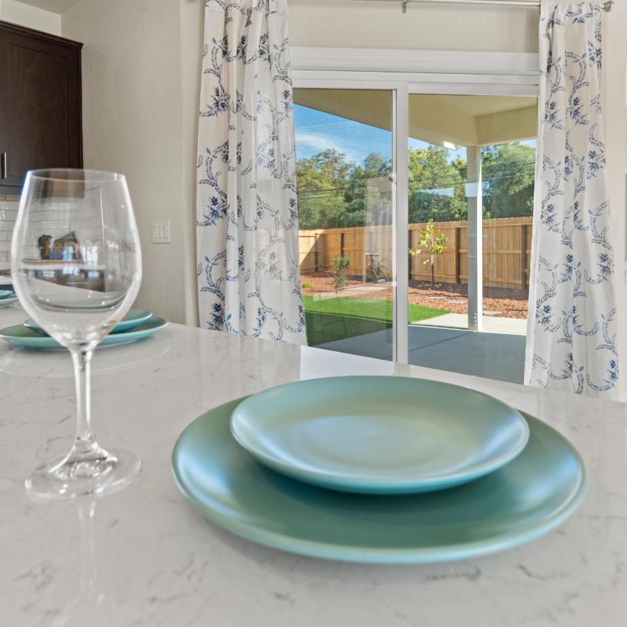 Newly Built Murphys Modern Retreat Bagian luar foto
